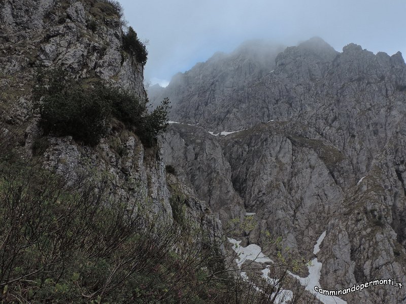 25 Ferrata MAURIZIO Anticima est Monte Alben.JPG -           